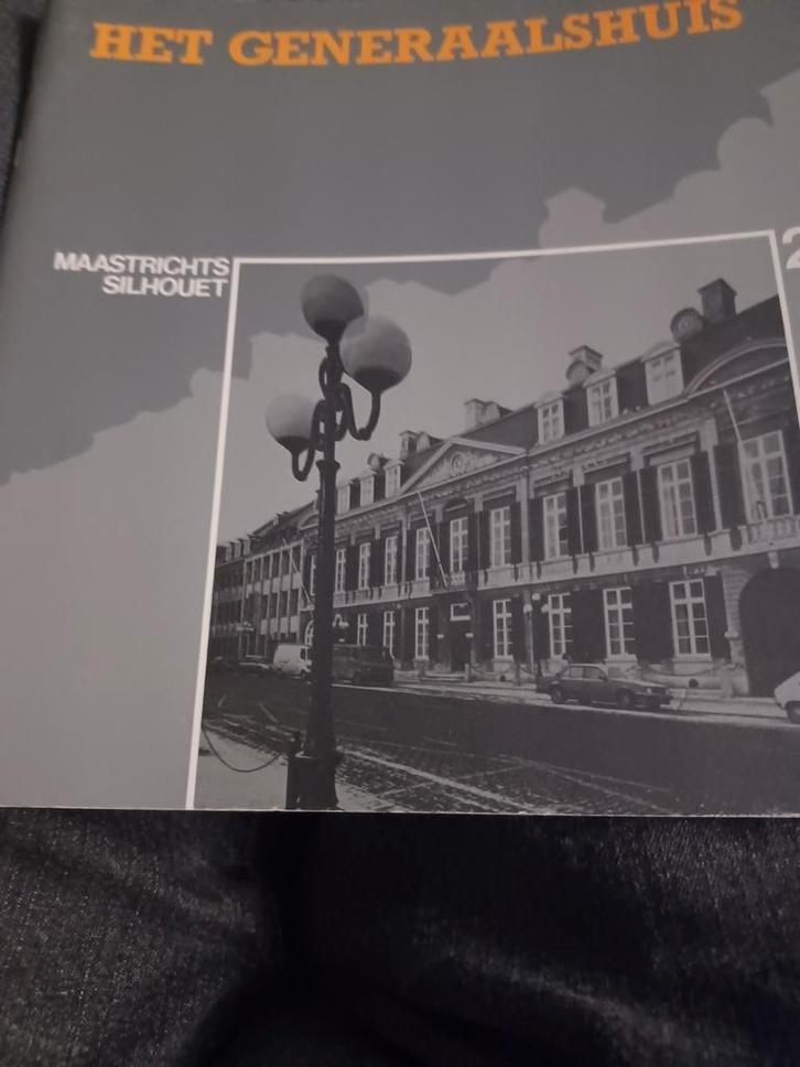 Het Generaalshuis - Maastrichts Silhouet, Boeken, Geschiedenis | Stad en Regio, Ophalen of Verzenden