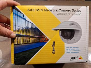 AXIS M3205-LVE met zonnekap (nieuw) POE camera beschikbaar voor biedingen