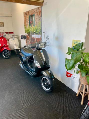 Vespa S 50 4T // 2012 // Mat Zwart // Brom 45KM beschikbaar voor biedingen