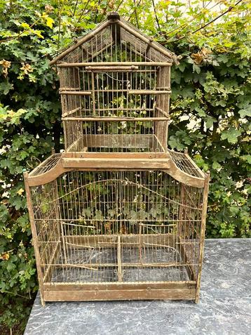 Antieke Franse houten vogelkooi  beschikbaar voor biedingen