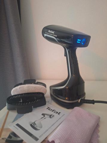 Tefal kledingstomer DT8250 beschikbaar voor biedingen