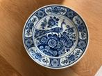Delfts Blauw Bord met Pauw, Antiek en Kunst, Antiek | Wandborden en Tegels, Ophalen of Verzenden