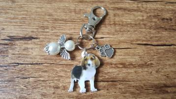 Sleutelhanger Tashanger Beagle pup met geluksengeltje beschikbaar voor biedingen