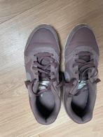 Nike MD Runner 2 maat 41 oudroze, Kleding | Dames, Schoenen, Ophalen of Verzenden, Zo goed als nieuw, Roze, Sneakers of Gympen