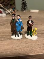 Kerstdorp Figuren - 2 Sets, Diversen, Kerst, Ophalen of Verzenden, Zo goed als nieuw