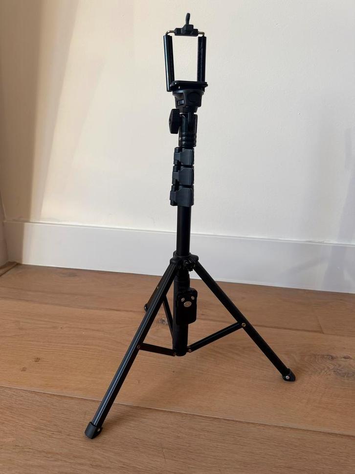 Uitschuifbaar statief 130 cm met houder + remote, Audio, Tv en Foto, Fotografie | Statieven en Balhoofden, Zo goed als nieuw, Driepoot