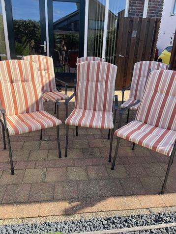 Tuinstoelen  beschikbaar voor biedingen
