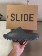Yeezy slide slate marine 42, Kleding | Heren, Schoenen, Slippers, Overige kleuren, Nieuw, Ophalen of Verzenden