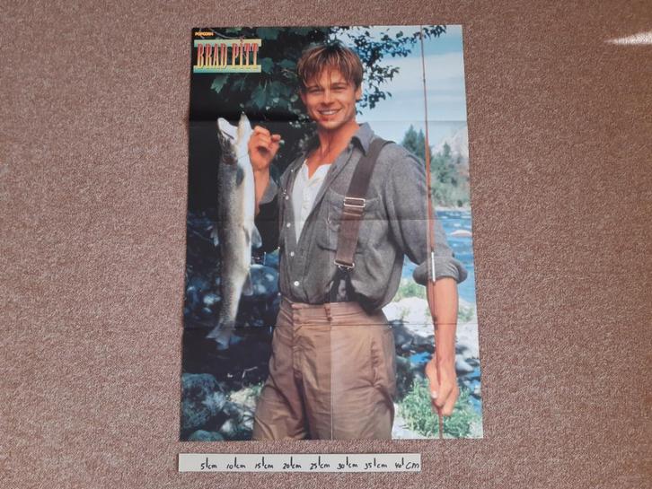 Poster Brad Pitt A1 Popcorn Worlds Apart 55x81 cm, Verzamelen, Posters, Zo goed als nieuw, Film en Tv, A1 t/m A3, Rechthoekig Staand