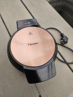 Nog nieuw koperkleurig Wafelijzer voor 5 hartvormige wafels., Witgoed en Apparatuur, Wafelijzers, Ophalen of Verzenden, Nieuw