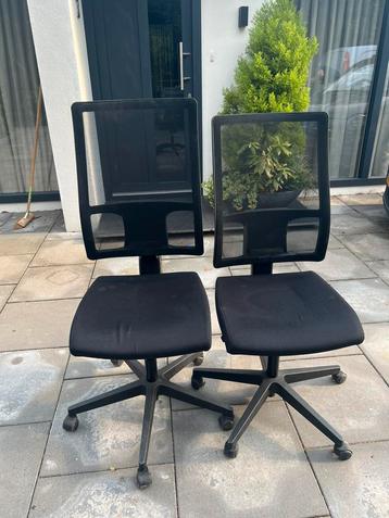 Bureaustoelen beschikbaar voor biedingen