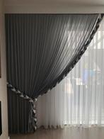 Grijze gordijnen met vlechten, Huis en Inrichting, Stoffering | Gordijnen en Lamellen, Ophalen of Verzenden, Zo goed als nieuw
