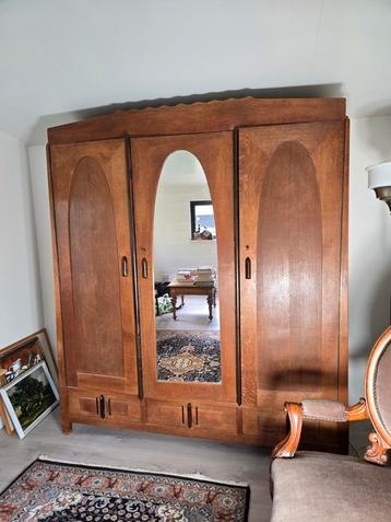 Linnenkast, Art Deco beschikbaar voor biedingen