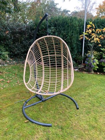 Hangstoel/ei voor in de tuin beschikbaar voor biedingen