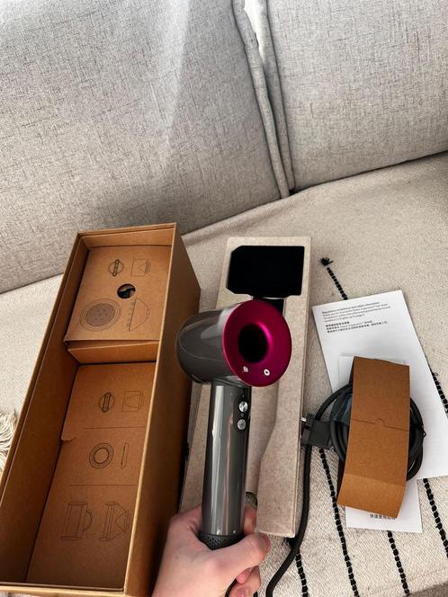 Dyson Supersonic Fuschia + Registratie bewijs, Sieraden, Tassen en Uiterlijk, Uiterlijk | Haarverzorging, Nieuw, Föhn of Haardroger