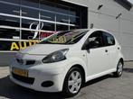 Toyota Aygo 1.0-12V Now 5Drs - Apple CarPlay / Navigatie I A, Voorwielaandrijving, Euro 5, Stof, Gebruikt