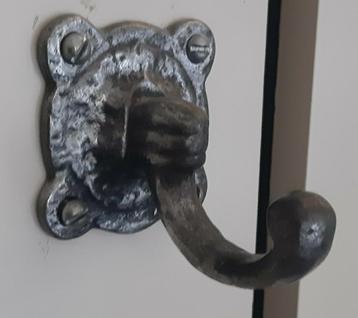 2x kapstokhaak metaal robuust sierlijk  beschikbaar voor biedingen