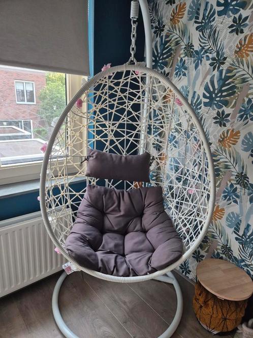Witte Xenos Hangstoel swing met Grijs Kussen, Huis en Inrichting, Stoelen, Gebruikt, Eén, Metaal, Stof, Wit, Ophalen