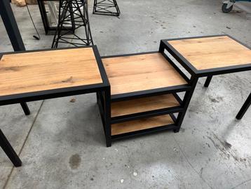 Stereo meubel beschikbaar voor biedingen