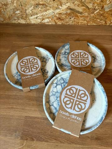 Bowls & Dishes Aardewerk beschikbaar voor biedingen