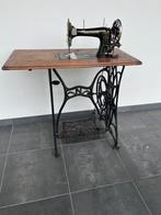 Trapnaaimachine Naumann antiek., Antiek en Kunst, Antiek | Naaimachines, Ophalen