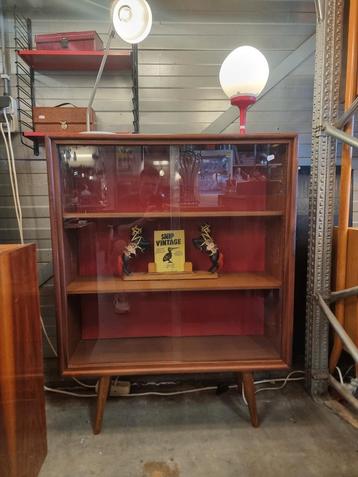 Vintage vitrinekast wandmeubel teak mid century  beschikbaar voor biedingen