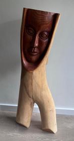 Houten sculptuur., Ophalen