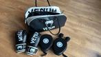 Venum tas met bokshandschoenen  14  oz en pads, Ophalen of Verzenden, Gebruikt, Bokshandschoenen