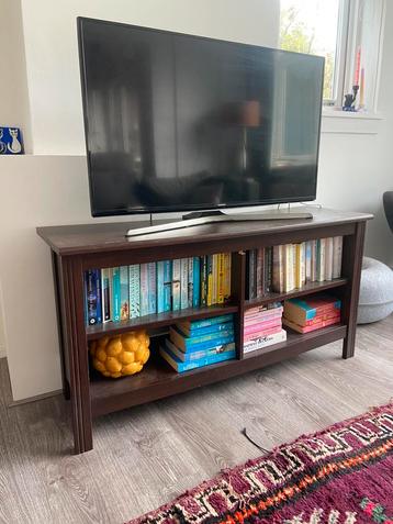 TV meubel / boekenkast beschikbaar voor biedingen