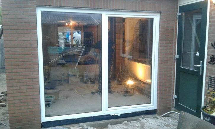 Op voorraad. 2 delige schuifpuien in wit kunststof, Doe-het-zelf en Verbouw, Kozijnen en Schuifpuien, Nieuw, Deurkozijn, Kunststof