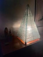 Uniek grote vintage piramide glazen lamp, Huis en Inrichting, Lampen | Tafellampen, Gebruikt, Ophalen of Verzenden