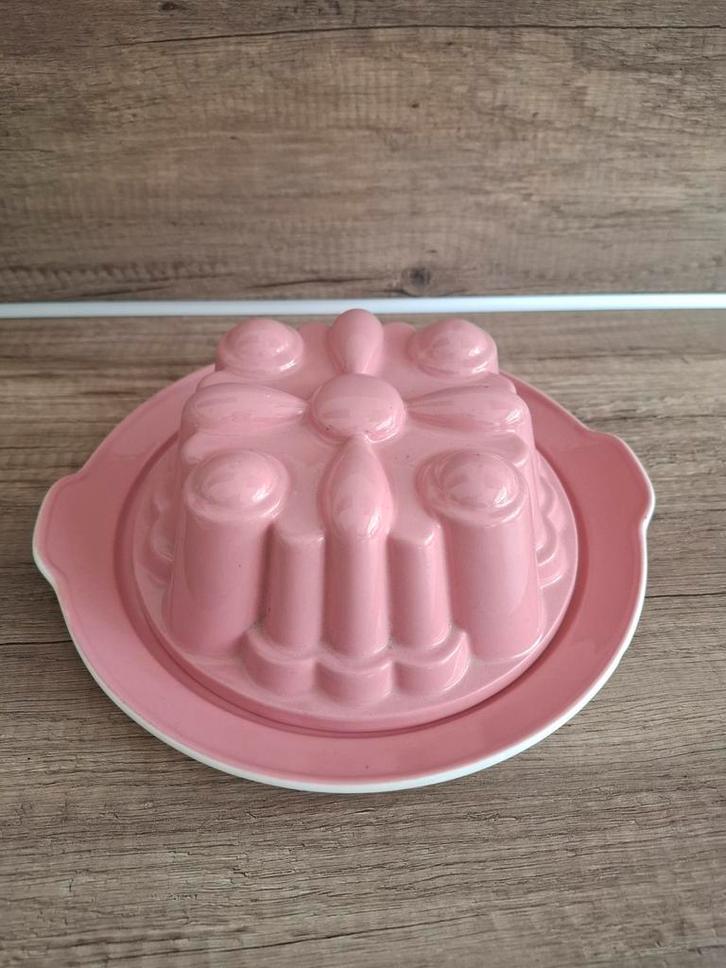 Roze puddingvorm met onderbord Petrus Regout Maastricht, Antiek en Kunst, Antiek | Keukenbenodigdheden, Ophalen of Verzenden