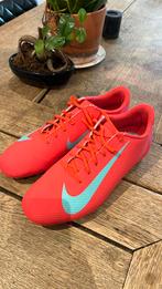 Voetbalschoen maat 45, Sport en Fitness, Voetbal, Ophalen of Verzenden, Zo goed als nieuw, Schoenen