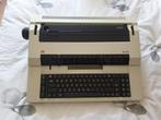 Triumph elektronische schrijfmachine Se 320, Diversen, Typemachines, Ophalen