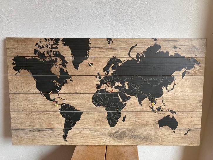 Wereldkaart - Woodprint houten plank, Huis en Inrichting, Woonaccessoires | Wanddecoraties, Zo goed als nieuw, Ophalen of Verzenden