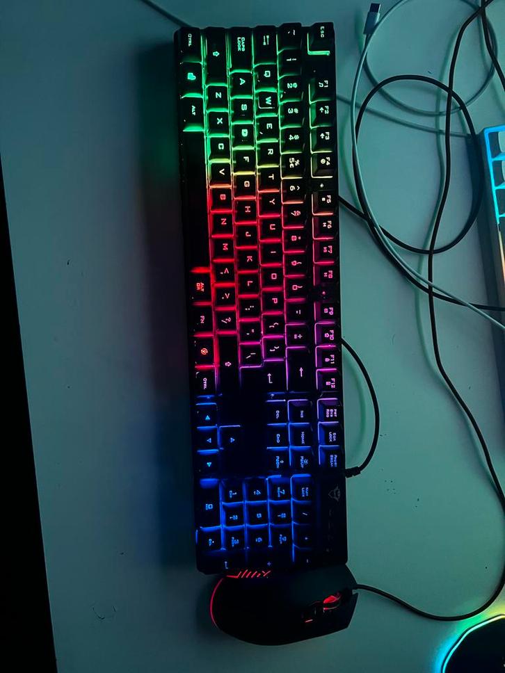 RGB Gaming Toetsenbord + Muis - Complete Set, Computers en Software, Toetsenborden, Gebruikt, Qwerty, Bedraad, Gaming toetsenbord
