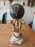 Oer 10926 grote ANTIEKE pendule "3 kindjes dragen wereldbol", Antiek en Kunst, Antiek | Klokken, Ophalen