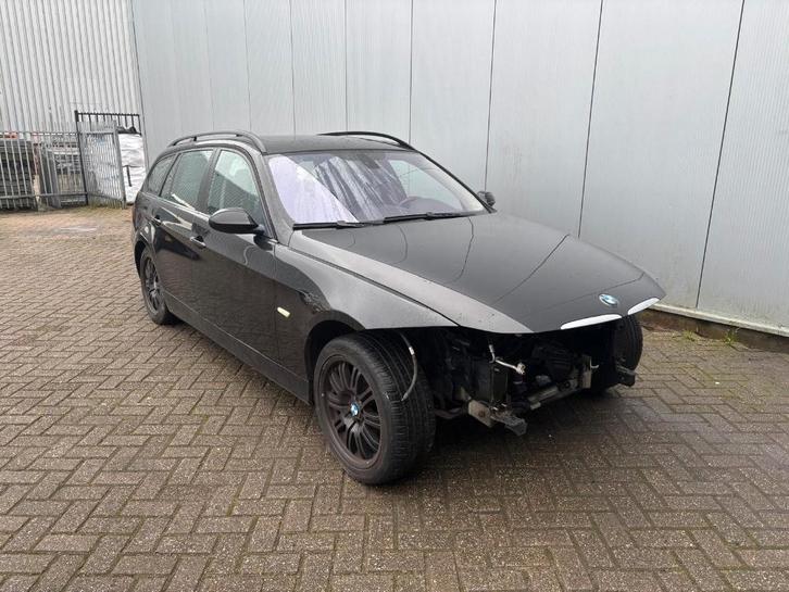 BMW 3-serie E91 in onderdelen te koop SCHWARZ 2, Auto-onderdelen, Carrosserie en Plaatwerk, Motorkap, BMW, Voor, Gebruikt, Ophalen of Verzenden