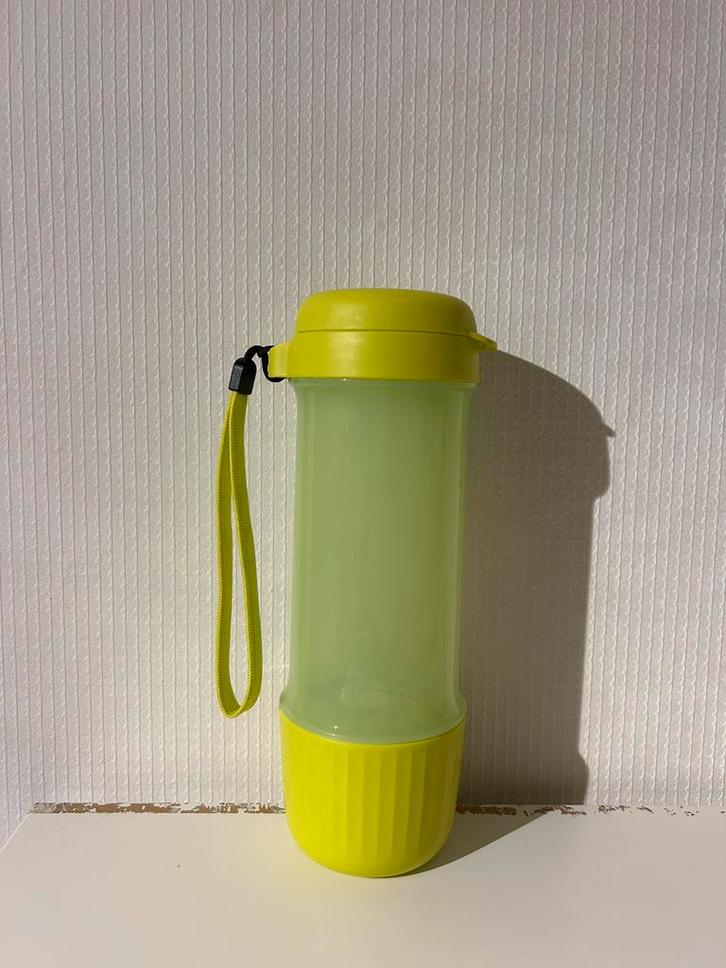 Tupperware Groene Waterfles met Citruspers, Huis en Inrichting, Keuken | Tupperware, Zo goed als nieuw, Overige typen, Ophalen of Verzenden