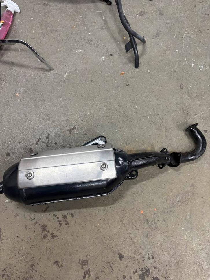 Sm06 uitlaat opknapper, Fietsen en Brommers, Brommeronderdelen | Scooters, Zo goed als nieuw, Piaggio, Uitlaat, Ophalen of Verzenden