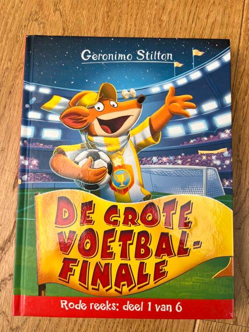 Geronimo Stilton - De grote voetbalfinale, Boeken, Kinderboeken | Jeugd | onder 10 jaar, Zo goed als nieuw, Ophalen of Verzenden