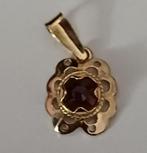 Gouden hangertje met granaat steentje 14 karaat goud., Sieraden, Tassen en Uiterlijk, Antieke sieraden, Verzenden, Goud, Hanger