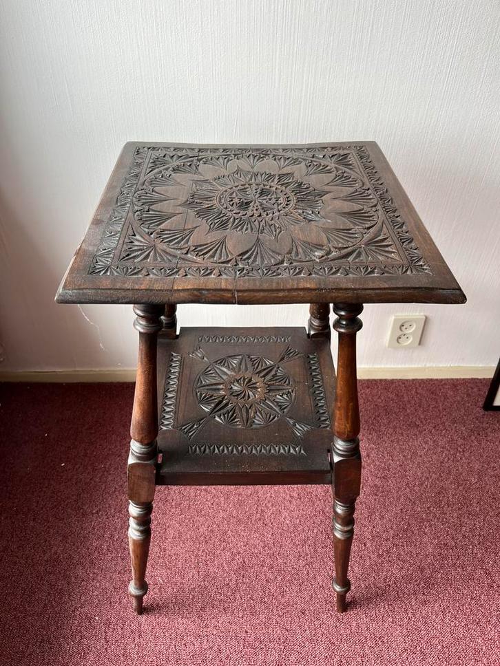 Antieke houtsnijwerk bijzettafel/plantentafel, Antiek en Kunst, Kunst | Beelden en Houtsnijwerken, Ophalen