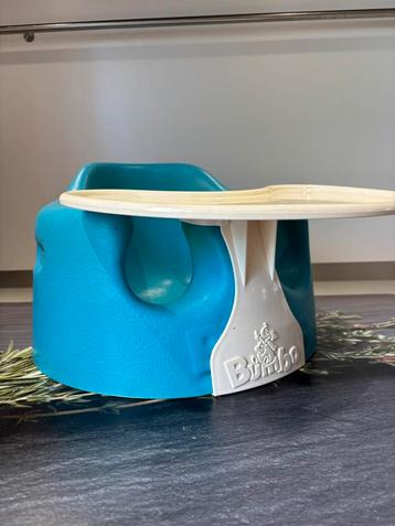 Bumbo babystoel met tafelblad beschikbaar voor biedingen