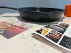 Le Creuset hoge Skillet 26cm Nieuw in Doos, Gietijzer, Nieuw, Ophalen of Verzenden, Keramische plaat