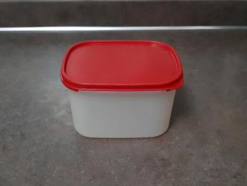 Tupperware voorraad ruimtespaarder 1,9 ltr rechthoek beschikbaar voor biedingen
