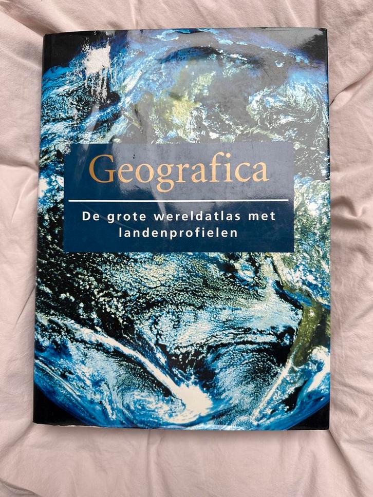 Geografica Wereldatlas - Zo goed als nieuw!, Boeken, Atlassen en Landkaarten, Zo goed als nieuw, Overige atlassen, Wereld, 1800 tot 2000