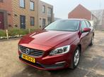 Volvo V60 D2 2015 | APK 10-2026 | Trekhaak |Goed onderhouden, Voorwielaandrijving, Zwart, 4 cilinders, 1969 cc