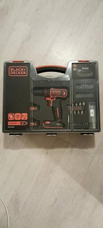 B + D 18v accuuboormachine + accesoires beschikbaar voor biedingen