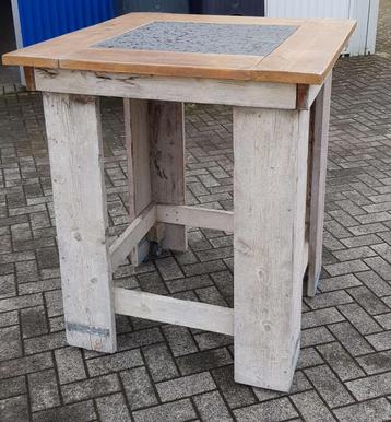 Statafel van steigerhout met inlegtegel te koop beschikbaar voor biedingen